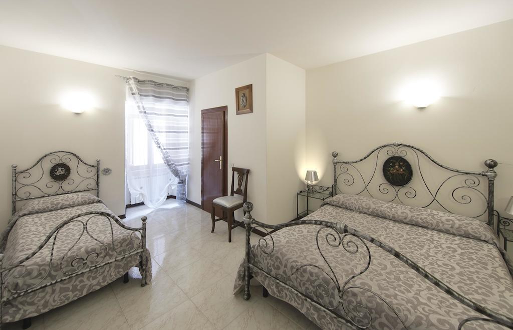 Residenza Di Via Piccardi Bed and Breakfast Gubbio Rum bild