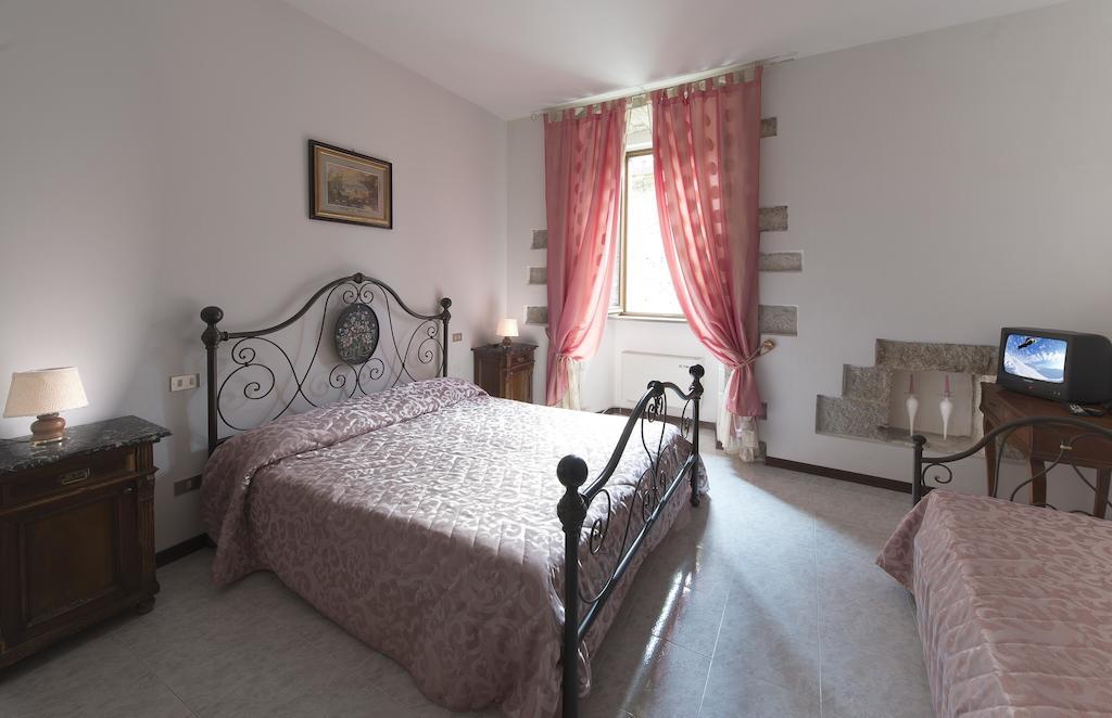 Residenza Di Via Piccardi Bed and Breakfast Gubbio Rum bild